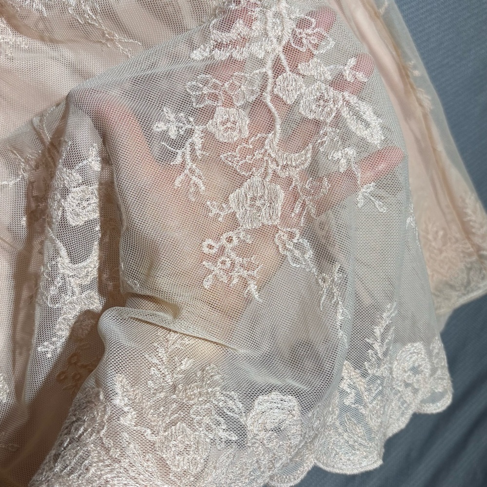 Lily Star sheer mesh lace romantic floral embroidery blouse airy lined womens L - Picture 4 of 8